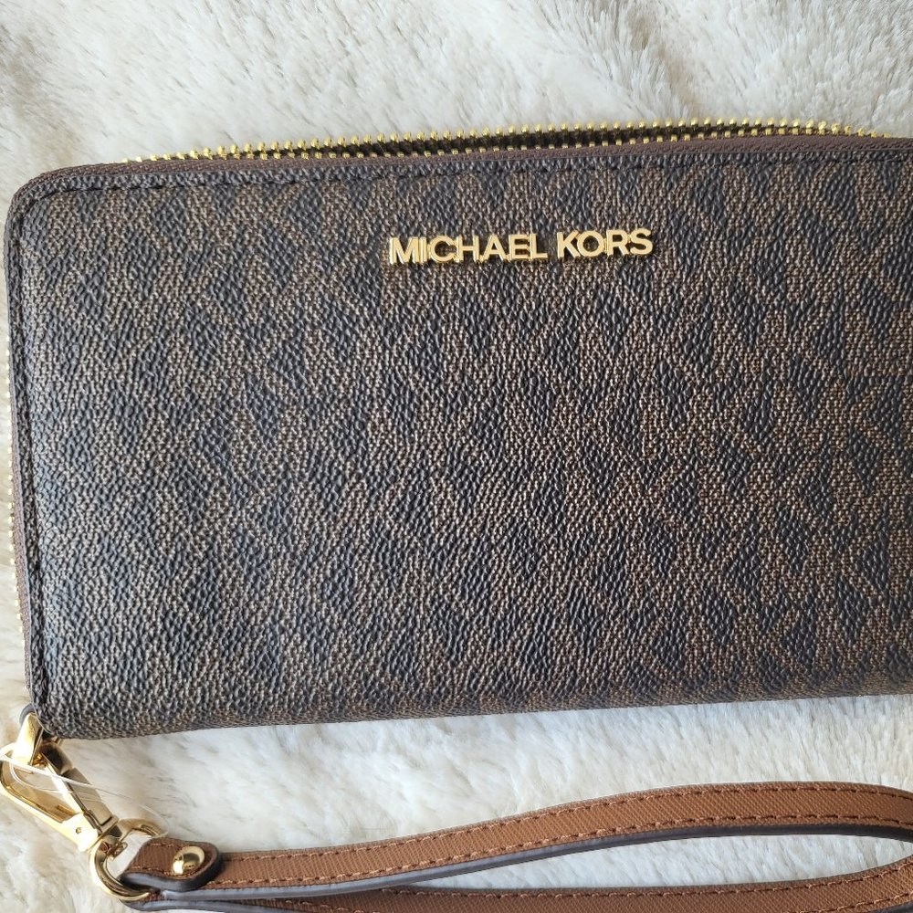 Michael Kors Jet Set Travel Large Flat Phone Case Brown